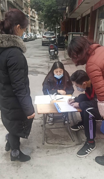 在主要街路做好排查登記、引導(dǎo)、宣傳等工作。_副本.jpg