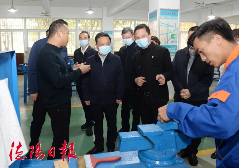 搶抓機(jī)遇 乘勢而上 全力推動職業(yè)教育內(nèi)涵式高質(zhì)量發(fā)展_副本.jpg